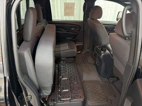 Used 2023 Nissan Titan SV w/ SV Convenience Package image 21