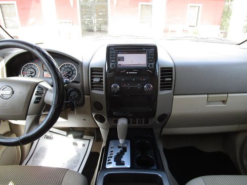 Used 2015 Nissan Titan SV image 8