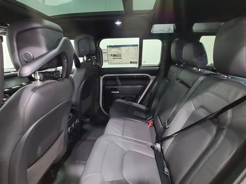 New 2026 Land Rover Defender 110 X-Dynamic SE image 6