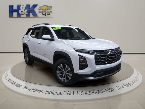 New 2026 Chevrolet Equinox LT w/ Convenience Package II FWD image 1