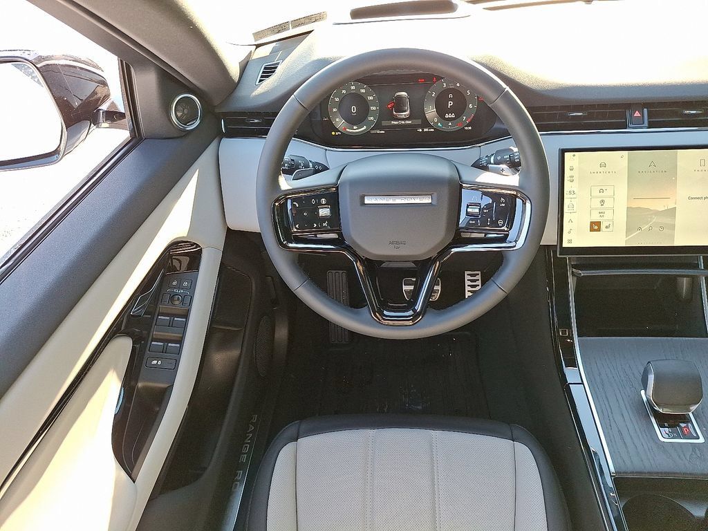 New 2026 Land Rover Range Rover Evoque Dynamic SE AWD/4WD image 7