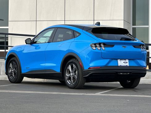 Used 2023 Ford Mustang Mach-E Select image 5