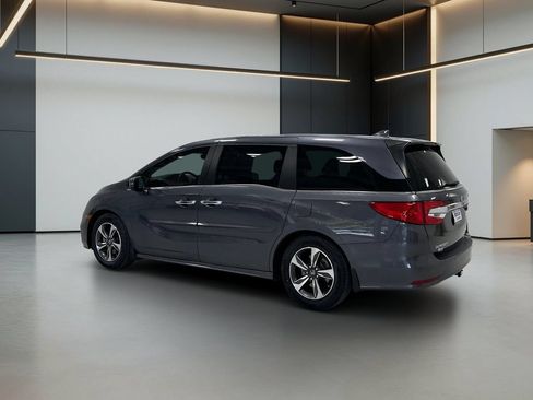 Used 2020 Honda Odyssey Touring image 3