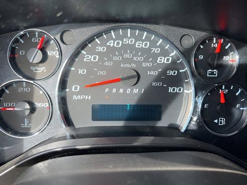 Used 2024 Chevrolet Express 2500 w/ Driver Convenience Package image 22