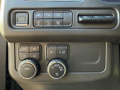 Used 2024 Chevrolet Tahoe Premier w/ Premium Package 2 image 43