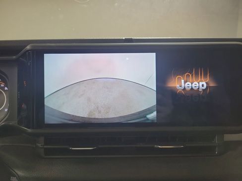 Used 2024 Jeep Wrangler Sport image 18