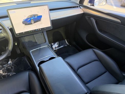 Used 2024 Tesla Model Y Long Range image 42