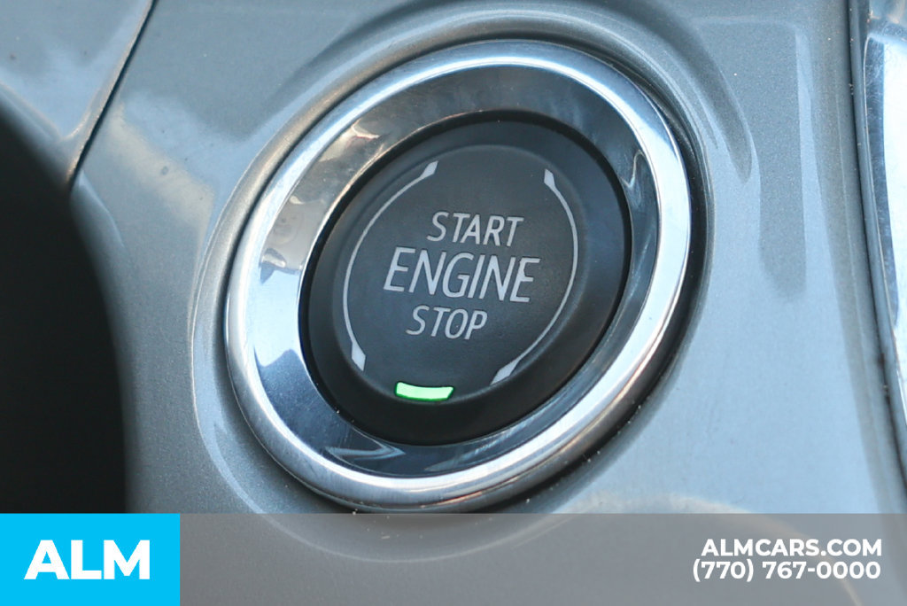 Used 2025 Chevrolet Trax LT FWD image 41