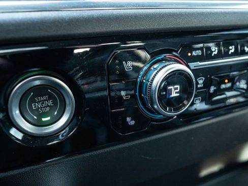 Used 2024 GMC Sierra 1500 SLT image 36