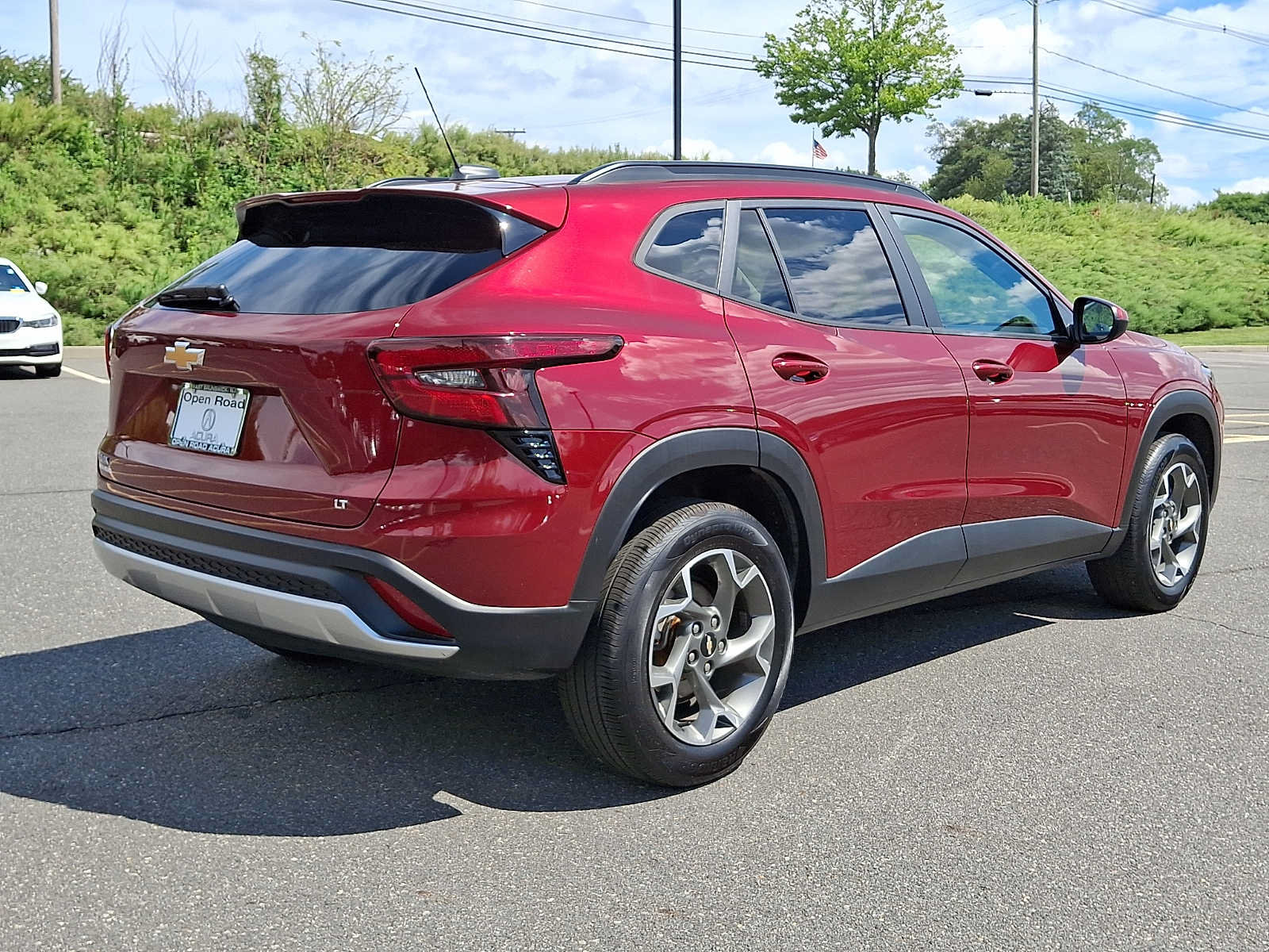Used 2025 Chevrolet Trax LT FWD image 6