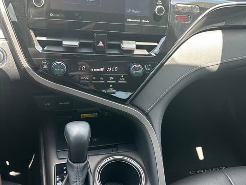 Used 2022 Toyota Camry XSE FWD image 12