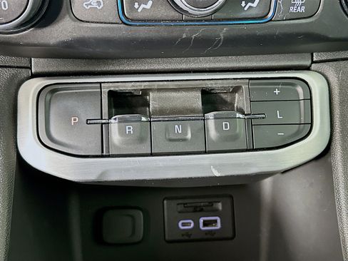 Used 2023 GMC Acadia SLT w/ Elevation Edition image 25