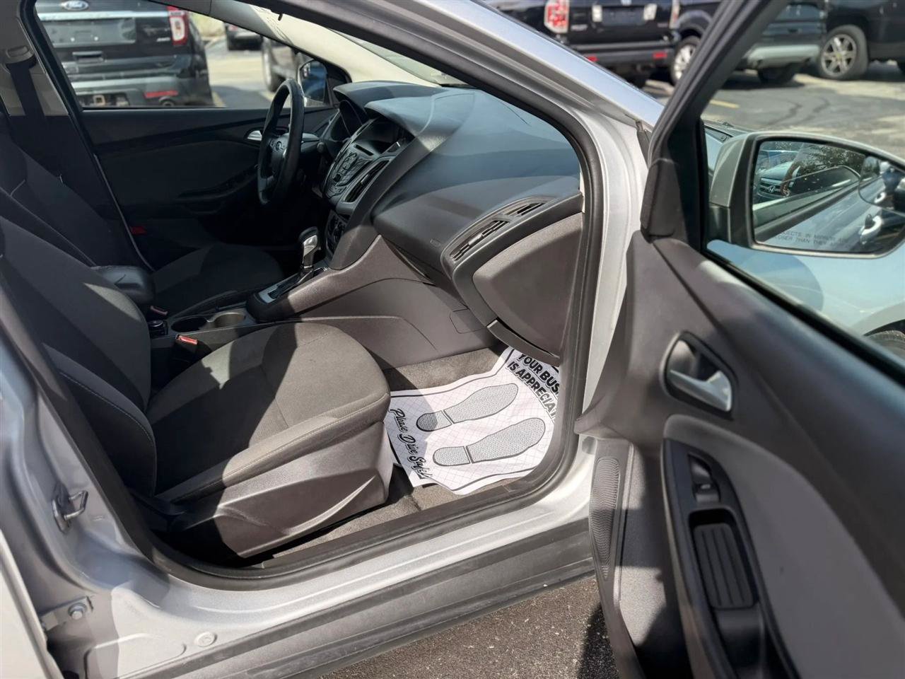 Used 2012 Ford Focus SE FWD image 26