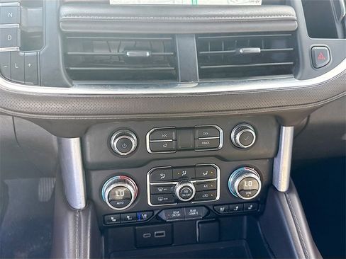 Used 2023 GMC Yukon SLT image 15