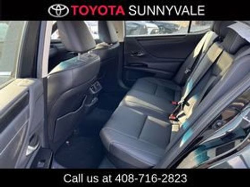 Used 2024 Lexus ES 300h w/ Premium Package image 5