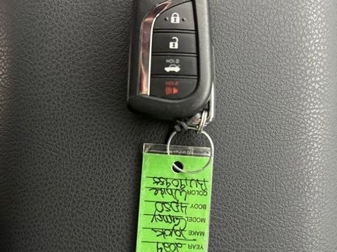 Used 2024 Toyota Camry SE image 31