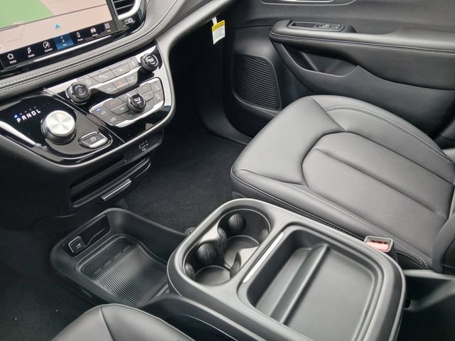 New 2027 Chrysler Pacifica Select w/ Family Tech Group FWD image 29