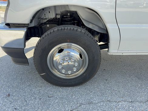 New 2026 Ford E-350 and Econoline 350 Super Duty w/ Power Equipment Group image 22