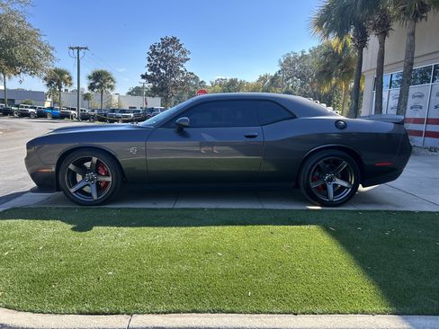 Used 2020 Dodge Challenger SRT Hellcat image 4