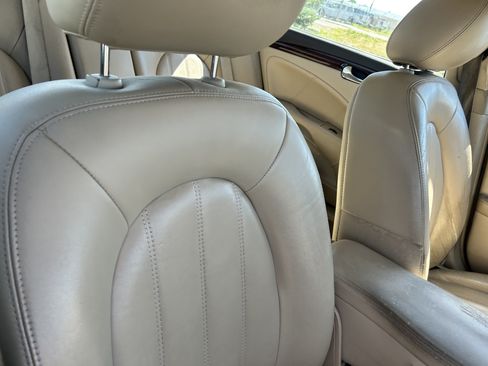 Used 2011 Buick Lucerne CXL FWD image 13