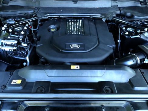 Used 2017 Land Rover Range Rover Sport SE image 23