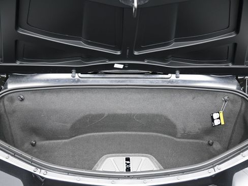 Used 2024 Chevrolet Corvette Stingray Convertible w/ Z51 Performance Package image 34