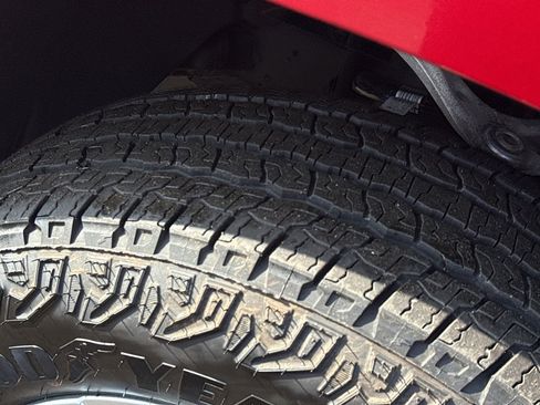 Used 2025 Chevrolet Silverado 1500 RST image 12