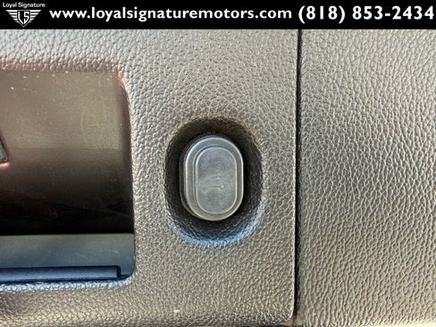 Used 2015 Cadillac Escalade ESV Platinum AWD/4WD image 13