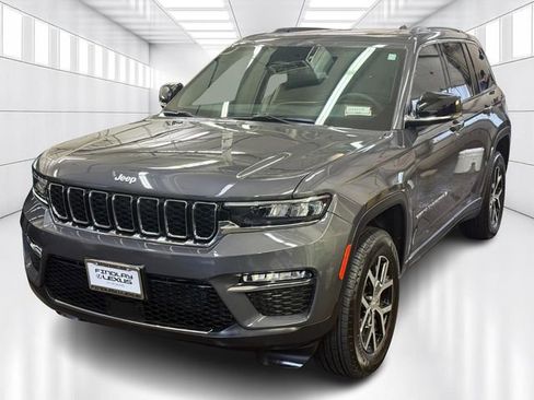 Used 2025 Jeep Grand Cherokee Limited w/ Trailer Tow Package image 1