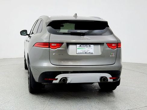 Used 2018 Jaguar F-PACE S image 6