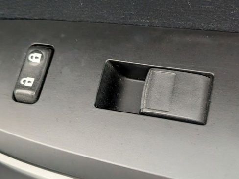 Used 2014 Toyota Tundra SR5 w/ SR5 Upgrade Package image 32