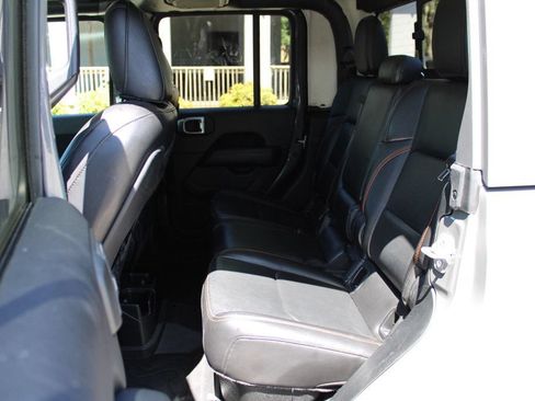 Used 2020 Jeep Gladiator Mojave AWD/4WD image 32