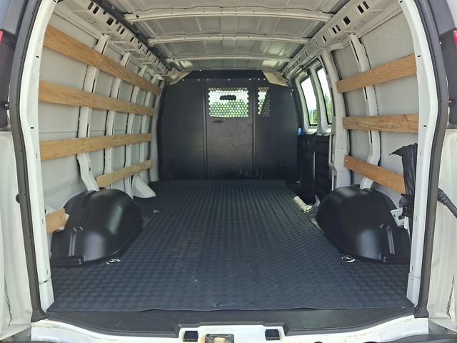 Used 2025 GMC Savana 2500 w/ Driver Convenience Package RWD image 31