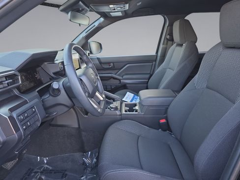 Used 2025 Toyota 4Runner SR5 AWD/4WD image 21