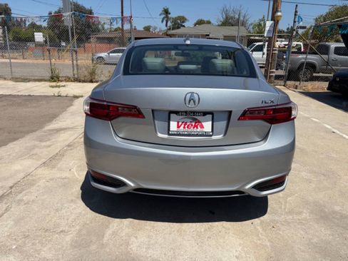 Used 2017 Acura ILX FWD image 4