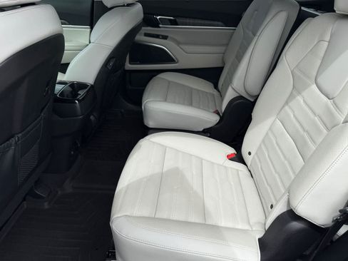 Used 2024 Kia Telluride SX Prestige AWD/4WD image 15