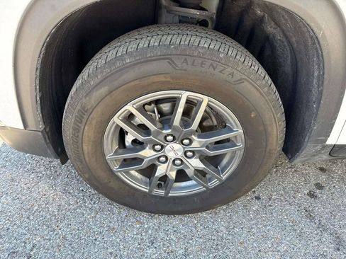 Certified 2025 GMC Acadia Elevation image 4