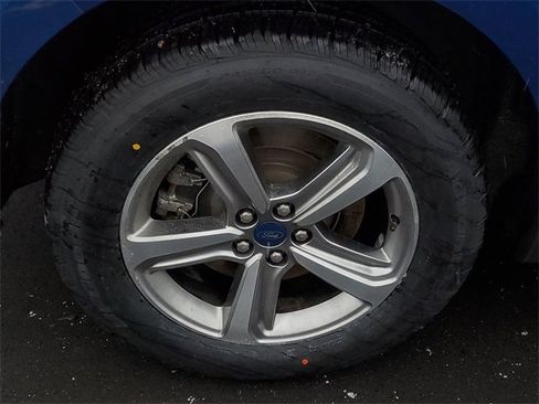 Certified 2022 Ford Edge SEL w/ Convenience Package image 5