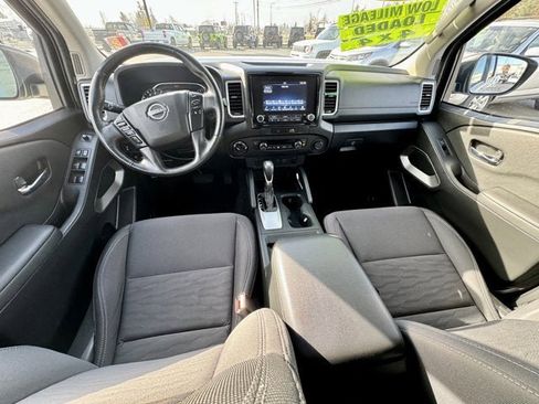 Used 2022 Nissan Frontier SV w/ Technology Package image 10