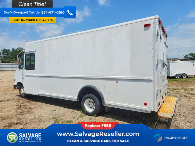 Used 2000 Ford E-350 and Econoline 350 Super Duty RWD image 3