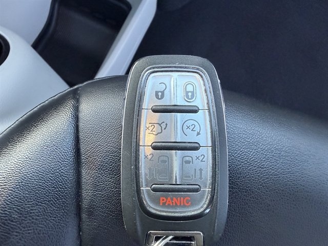 Used 2024 Chrysler Pacifica Touring-L FWD image 42