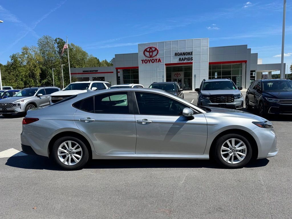 Used 2025 Toyota Camry LE FWD image 7