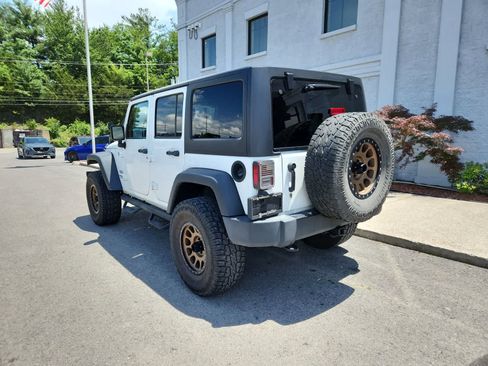 Used 2017 Jeep Wrangler Unlimited Sport w/ Quick Order Package 24S AWD/4WD image 3
