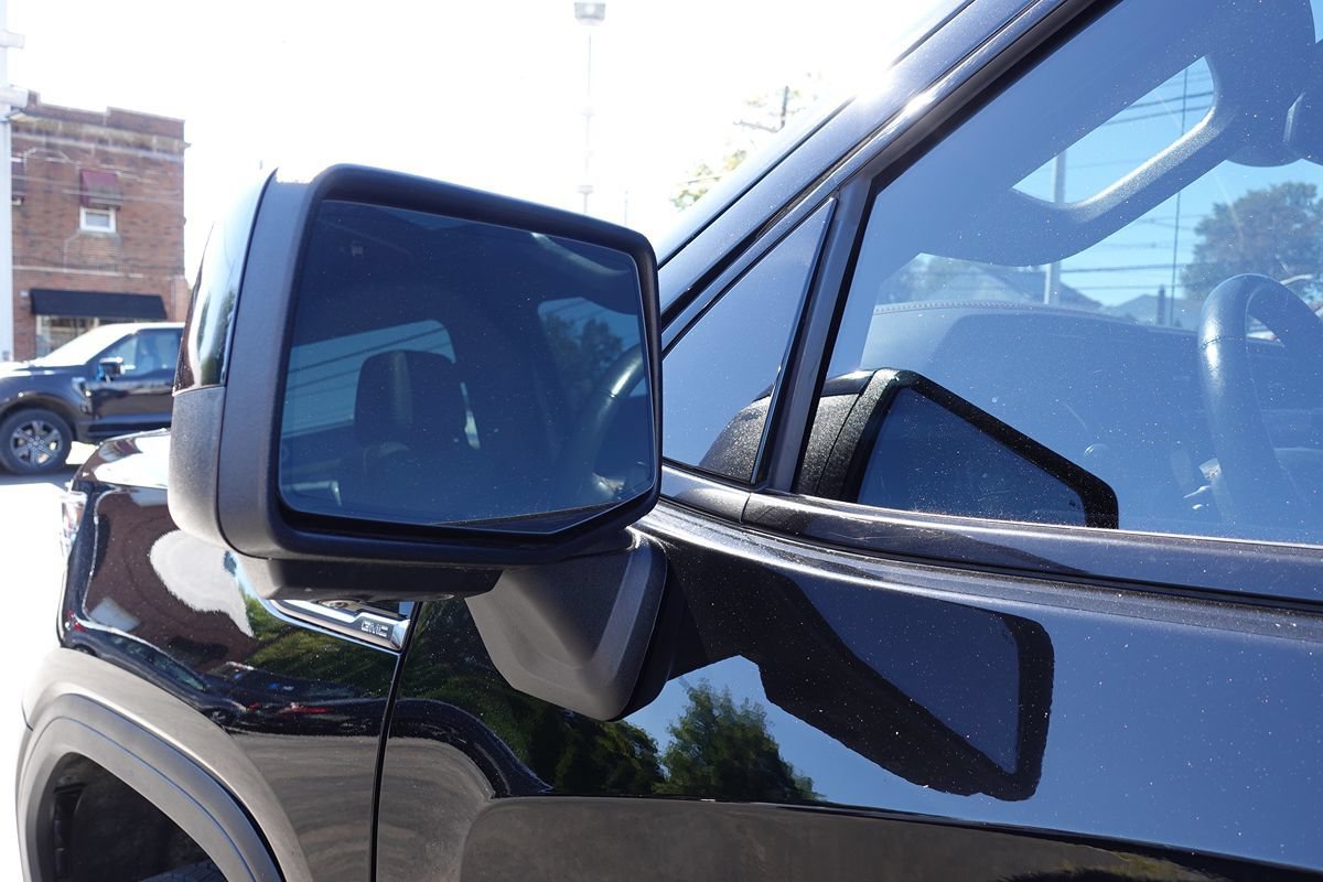 Used 2023 GMC Sierra 1500 AT4 w/ AT4 Preferred Package AWD/4WD image 14
