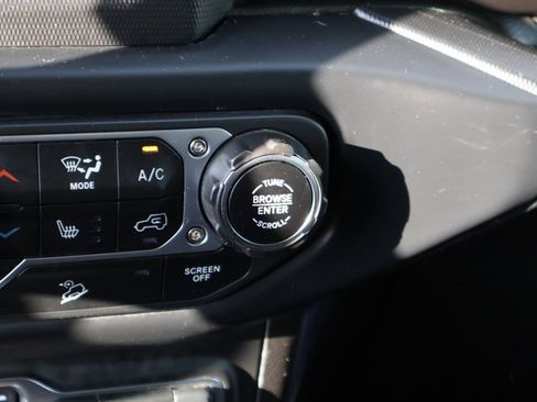 Used 2018 Jeep Wrangler Unlimited Sport S image 34