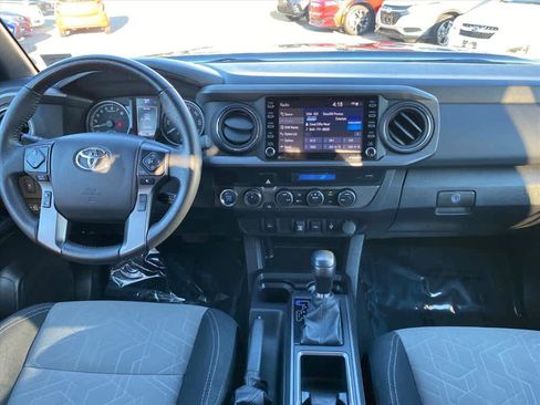 Used 2022 Toyota Tacoma TRD Off-Road image 14