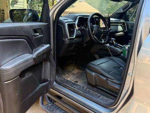 Used 2024 GMC Canyon Elevation w/ Trailering Package AWD/4WD image 5