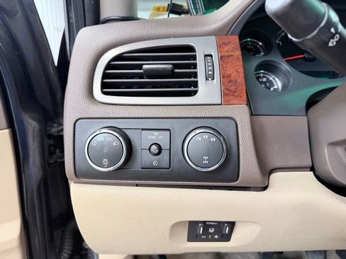 Used 2009 GMC Sierra 2500 SLT w/ SLT Convenience Package AWD/4WD image 33