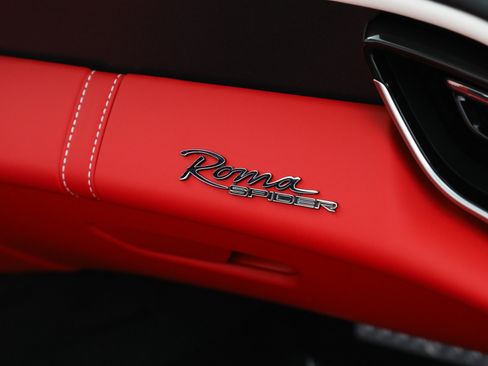 Certified 2025 Ferrari Roma Spider RWD image 21