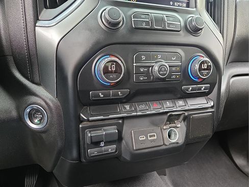 Used 2021 Chevrolet Silverado 2500 LT w/ Convenience Package AWD/4WD image 17